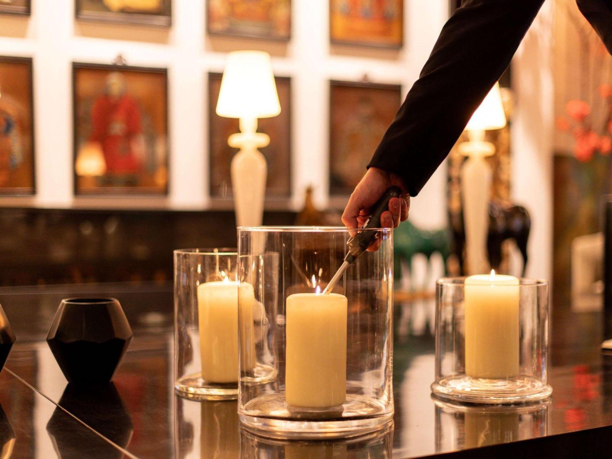 Готель Sofitel Frankfurt Opera Франкфурт-на-Майні Екстер'єр фото A candle being lit