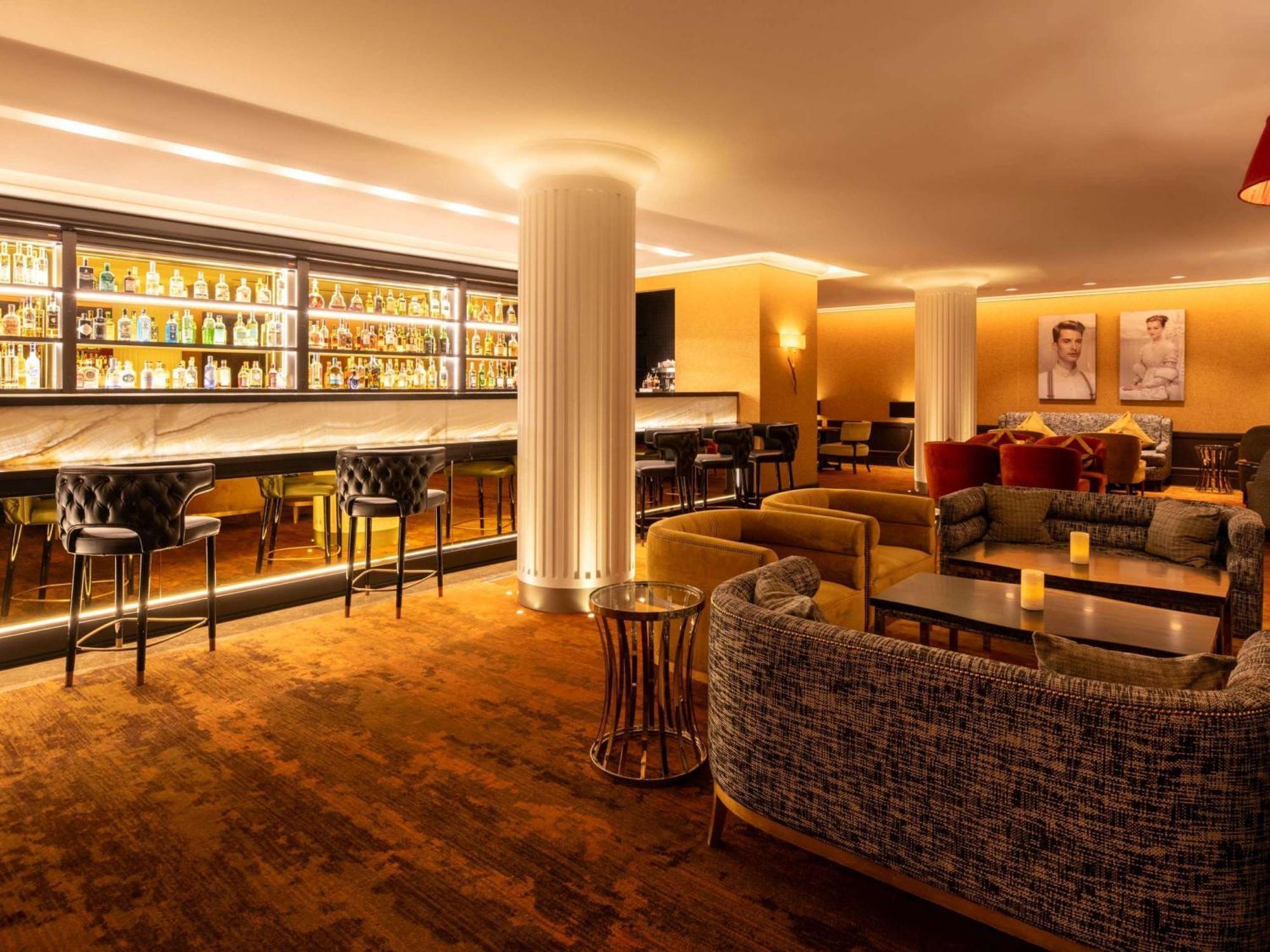 Готель Sofitel Frankfurt Opera Франкфурт-на-Майні Екстер'єр фото The bar at the 2018 London Design Festival