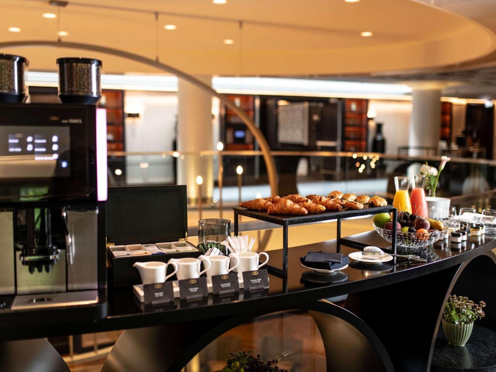 Готель Sofitel Frankfurt Opera Франкфурт-на-Майні Екстер'єр фото The Coffee Shop